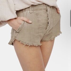 Free People OB585949 Raw Patched Women's Frayed Hem shorts Size 2